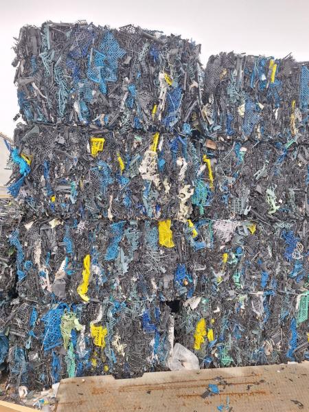 В продаже прессованный фруктовый ящик (ящик ПП,                           полипропилен вторичный)